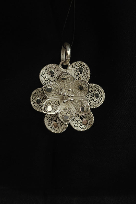 Classic Floral Design Silver Filigree Pendant 
