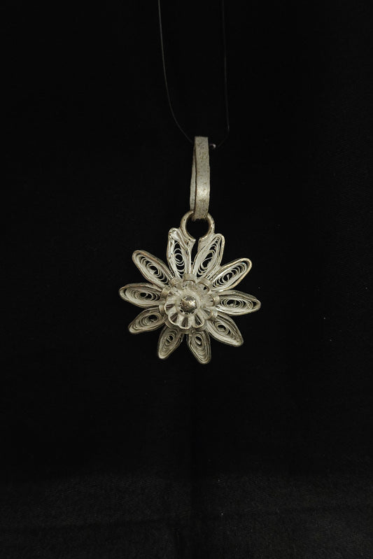  Lily Flower Design Silver Filigree Pendant