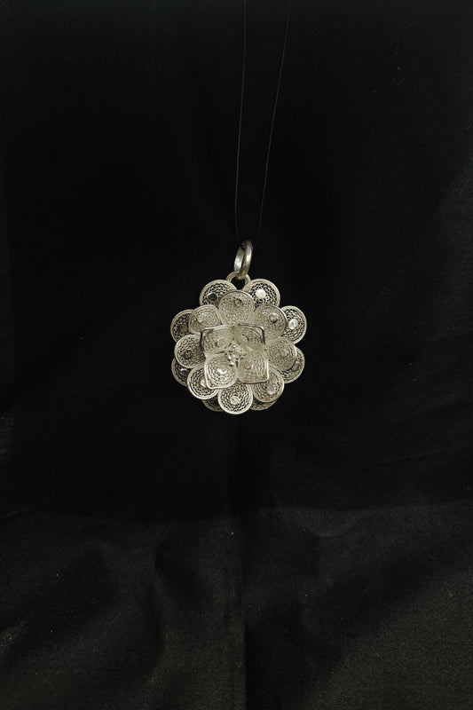 Designer Silver Filigree Floral Magic Pendant