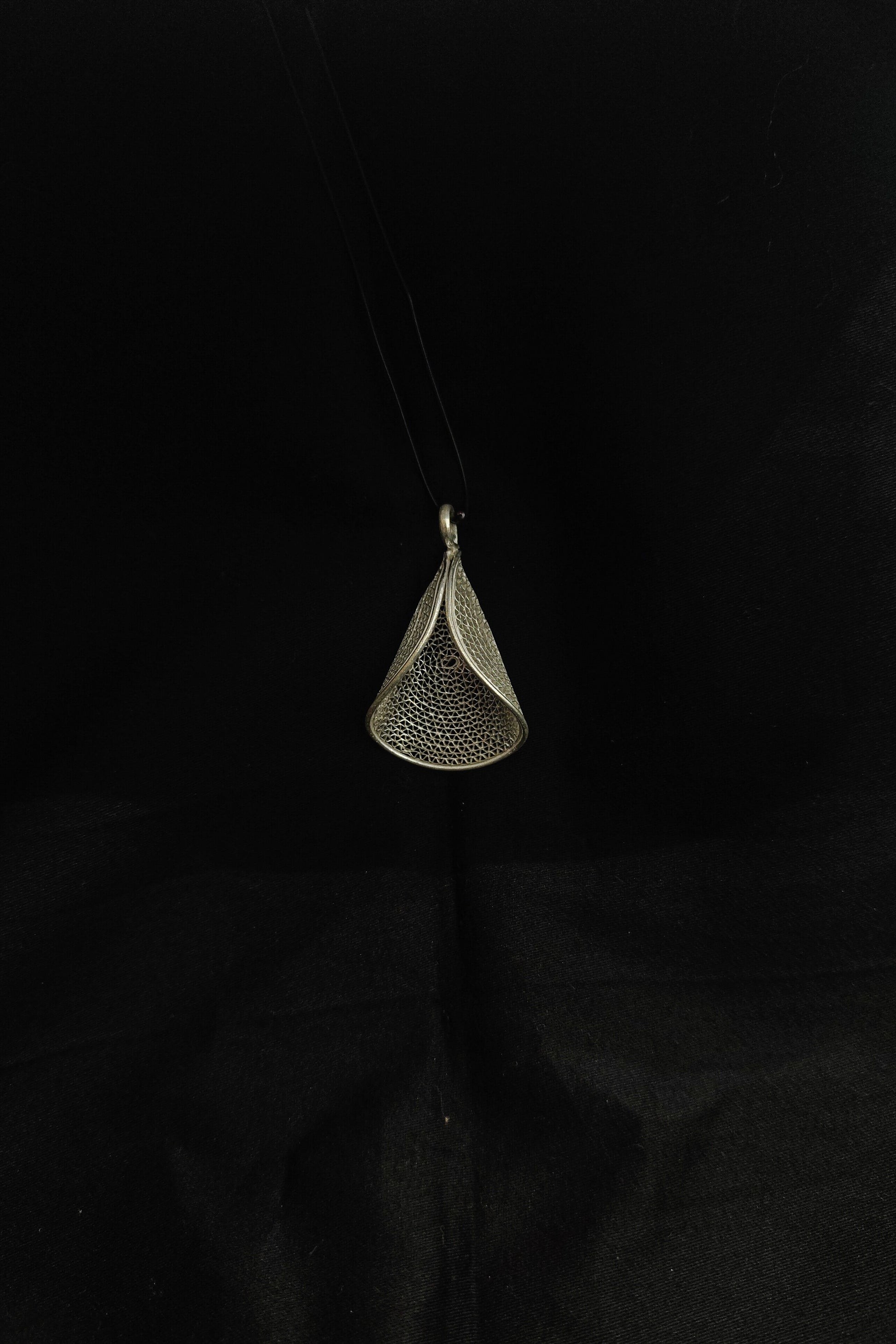 Petal Design Silver Filigree Pendant 