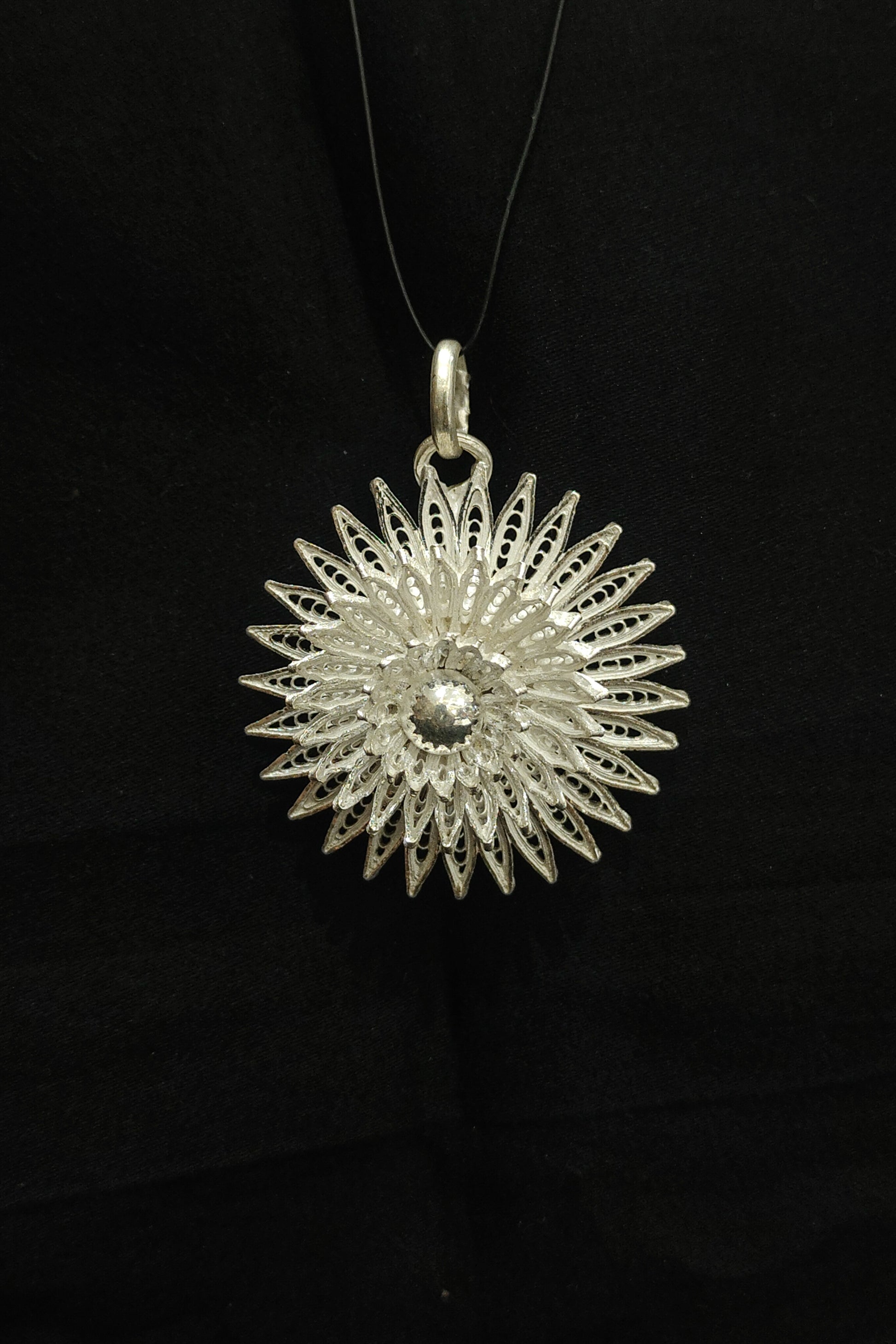 Classic Floral Design Silver Filigree Pendant 