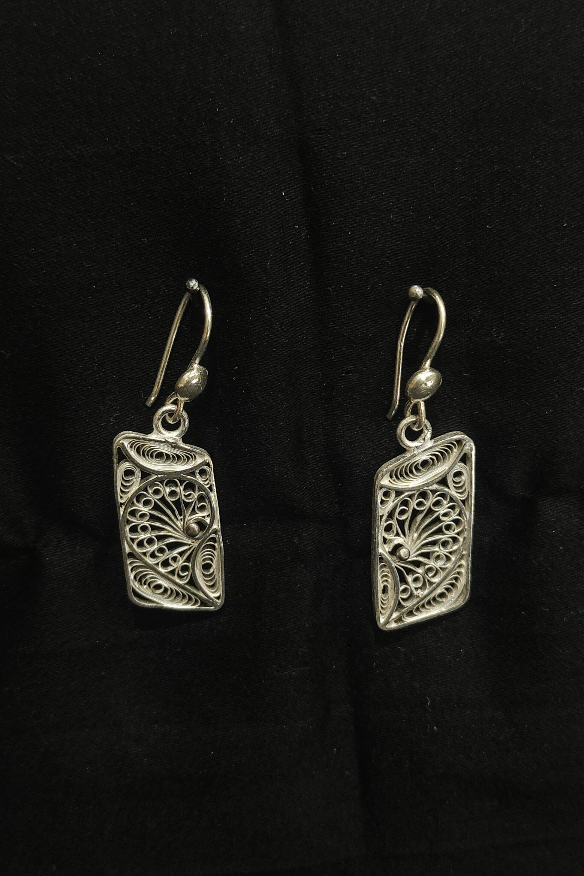 Flower in Rectangle Silver Filigree Earring Set