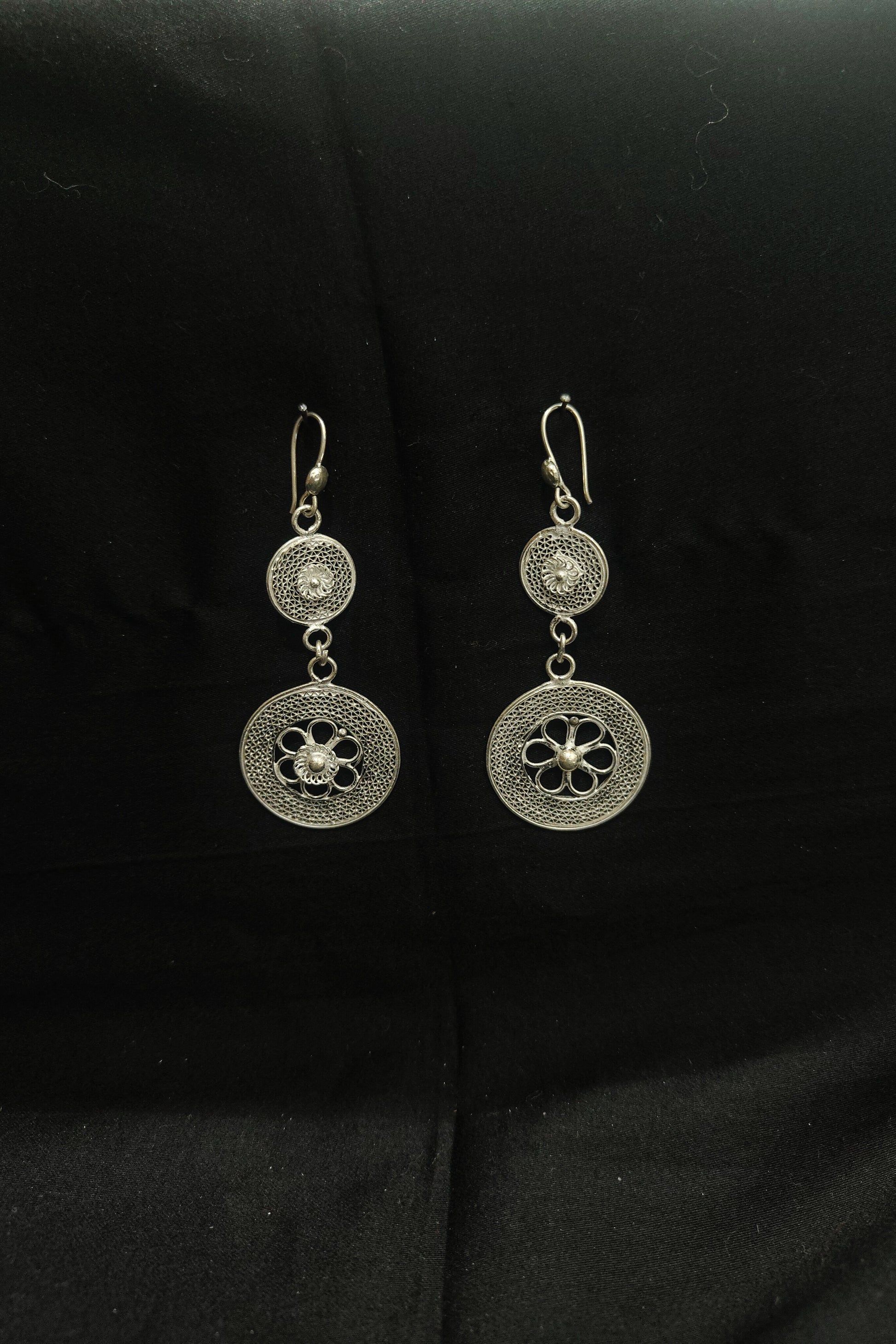 Swaying Chandbali Silver Filigree Earrings Set