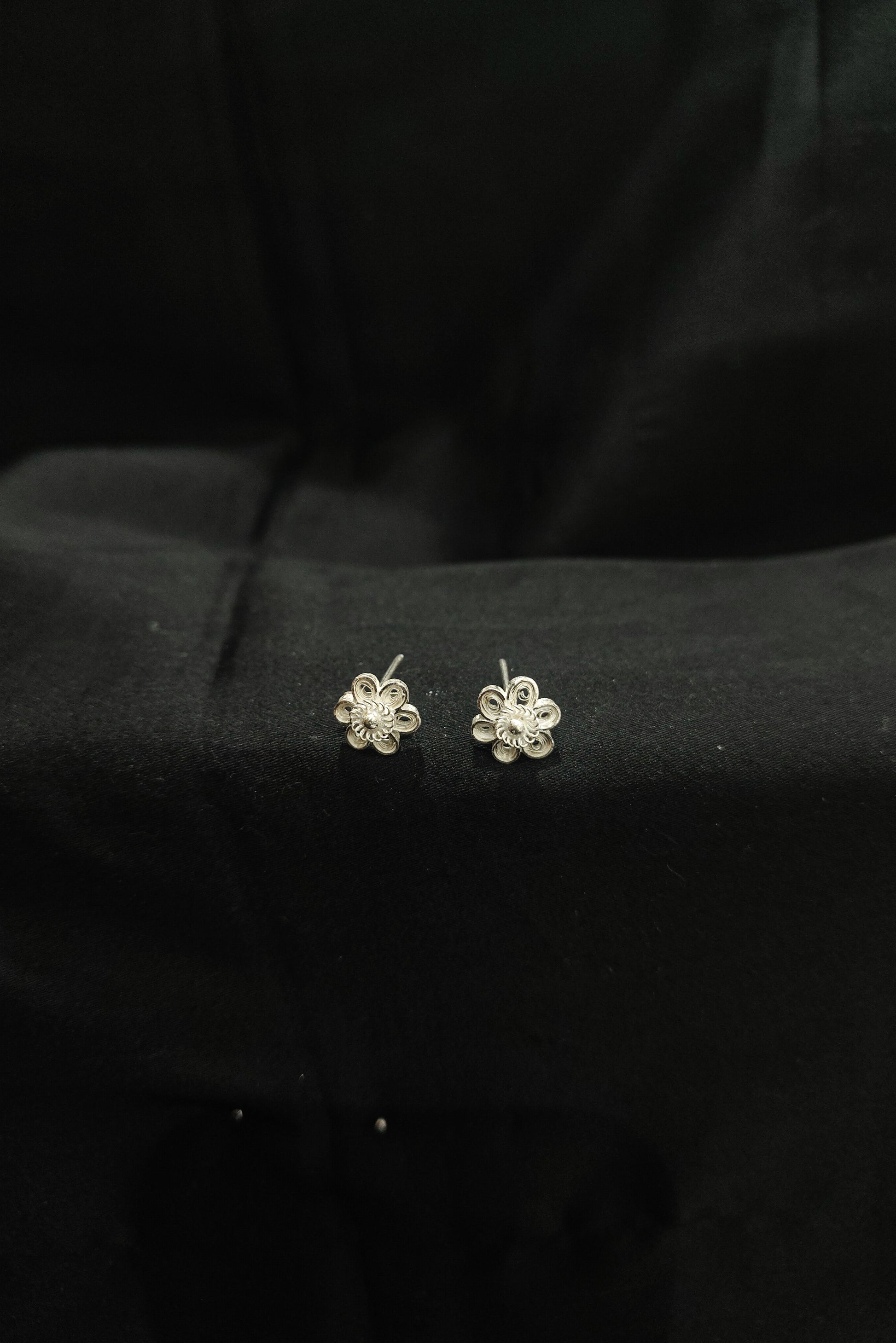 Classic Floral Silver Filigree Earrings Set 