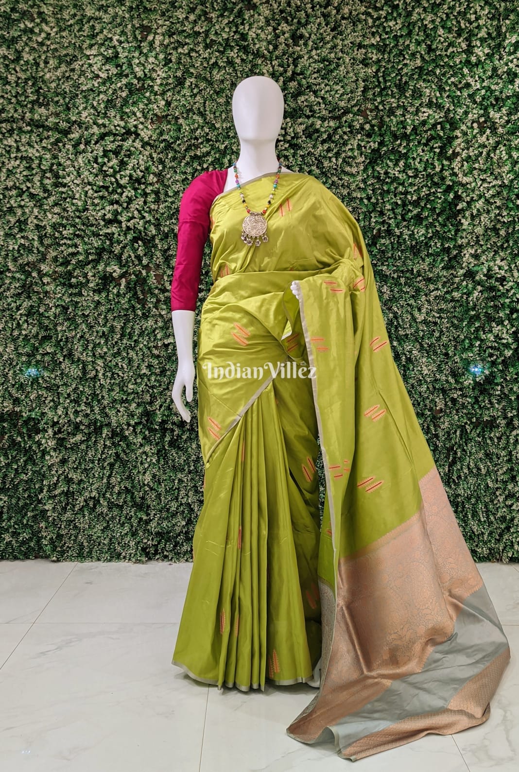 Mehndi Green Designer Banarasi Katan Silk Saree