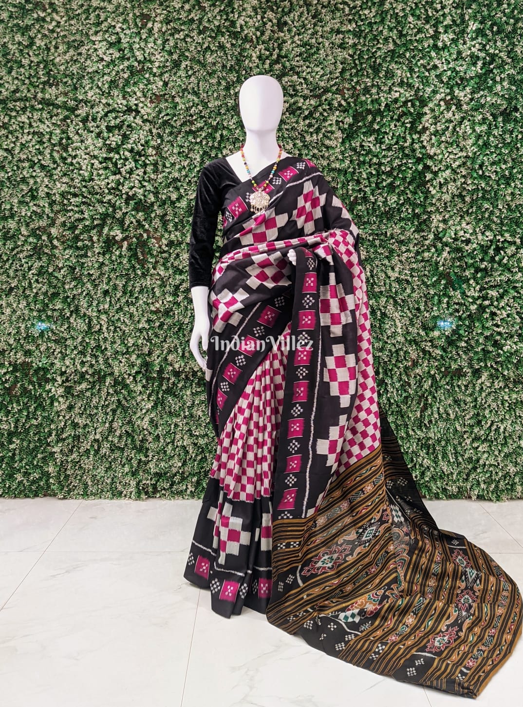 Black Rani Pasapali Theme Designer Contemporary Silk Saree