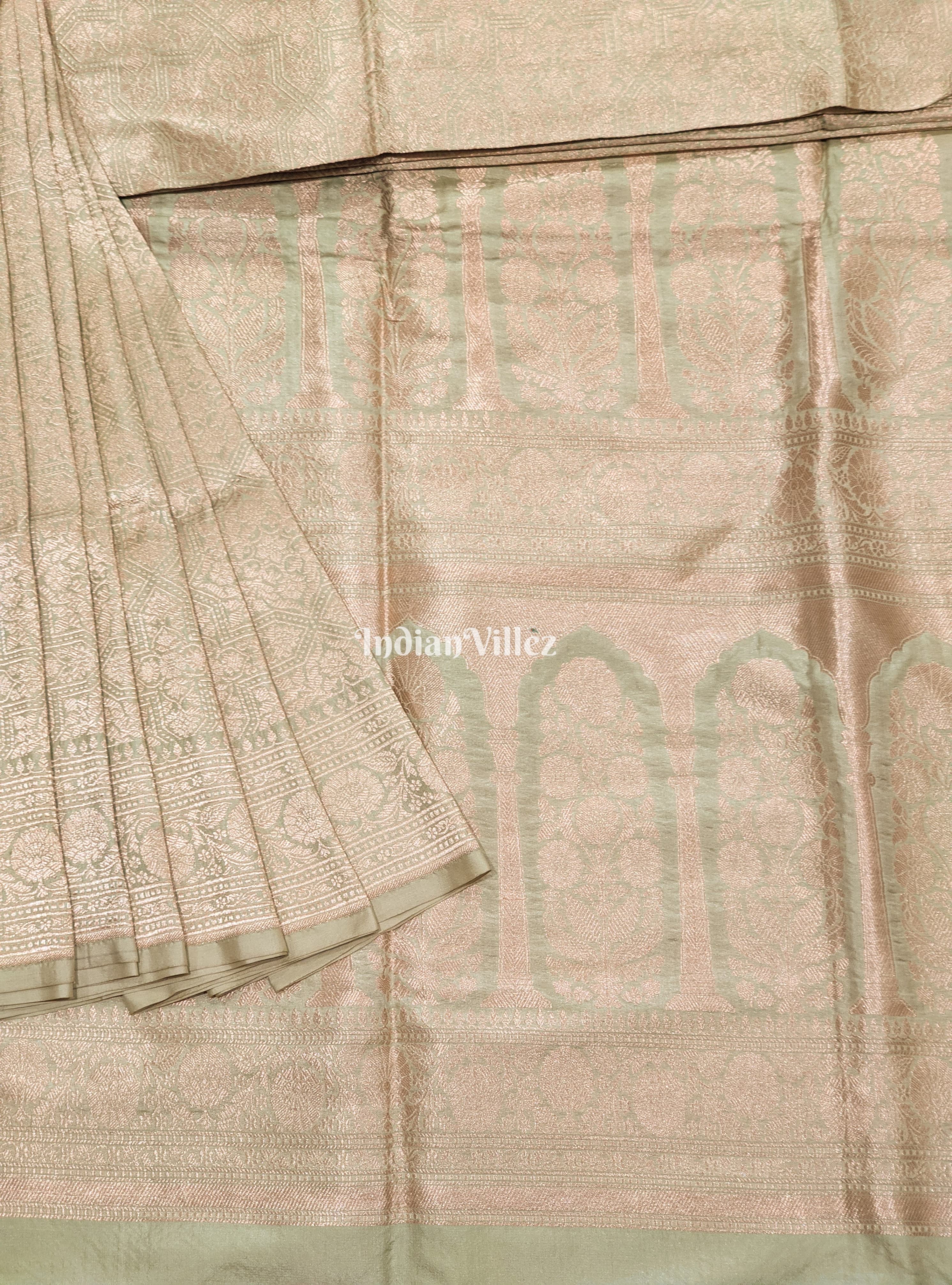 Exclusive Floral Design Banarasi Silk Saree With Tissue Work