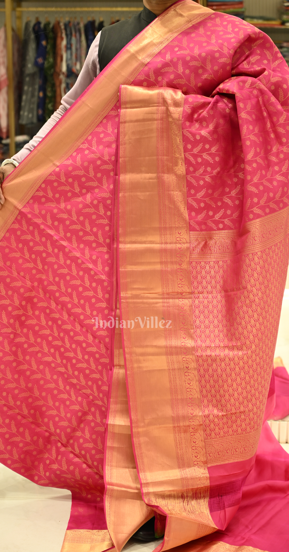 Exclusive Rani Pink Golden  Leaf Motif Brocade Pure Kanjivaram Silk Saree