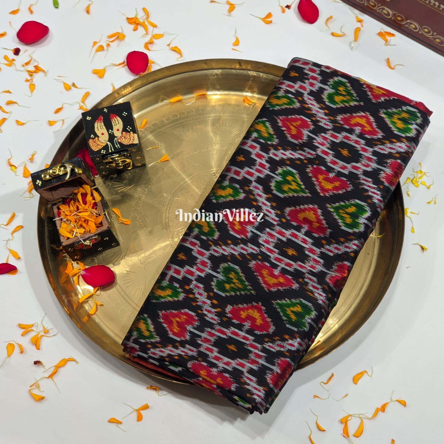 Multicolored Floral & Leaf Design Pochampally Ikat Silk Saree