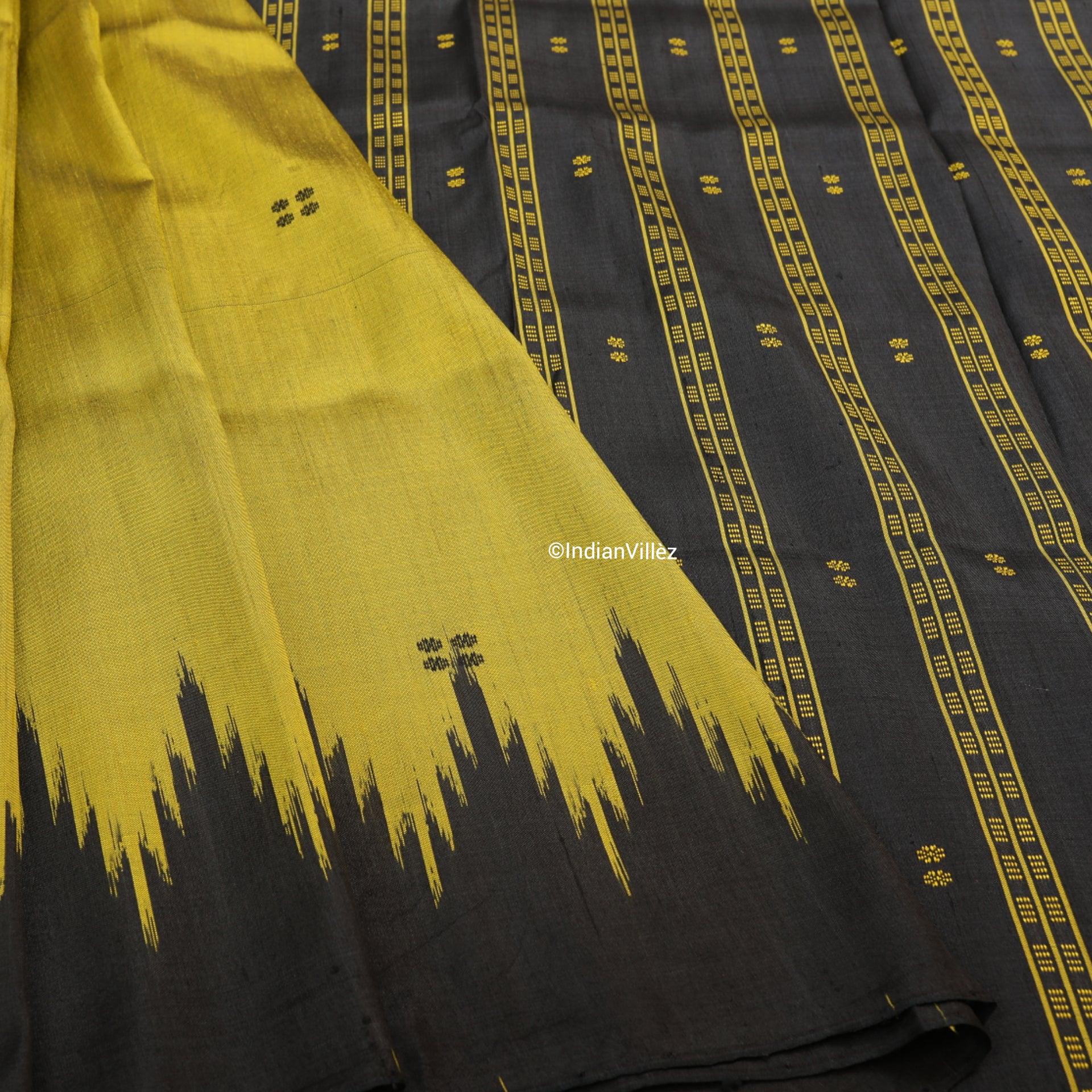 Mehndi Green with Black Kumbha Sambalpuri Silk Saree - IndianVillèz