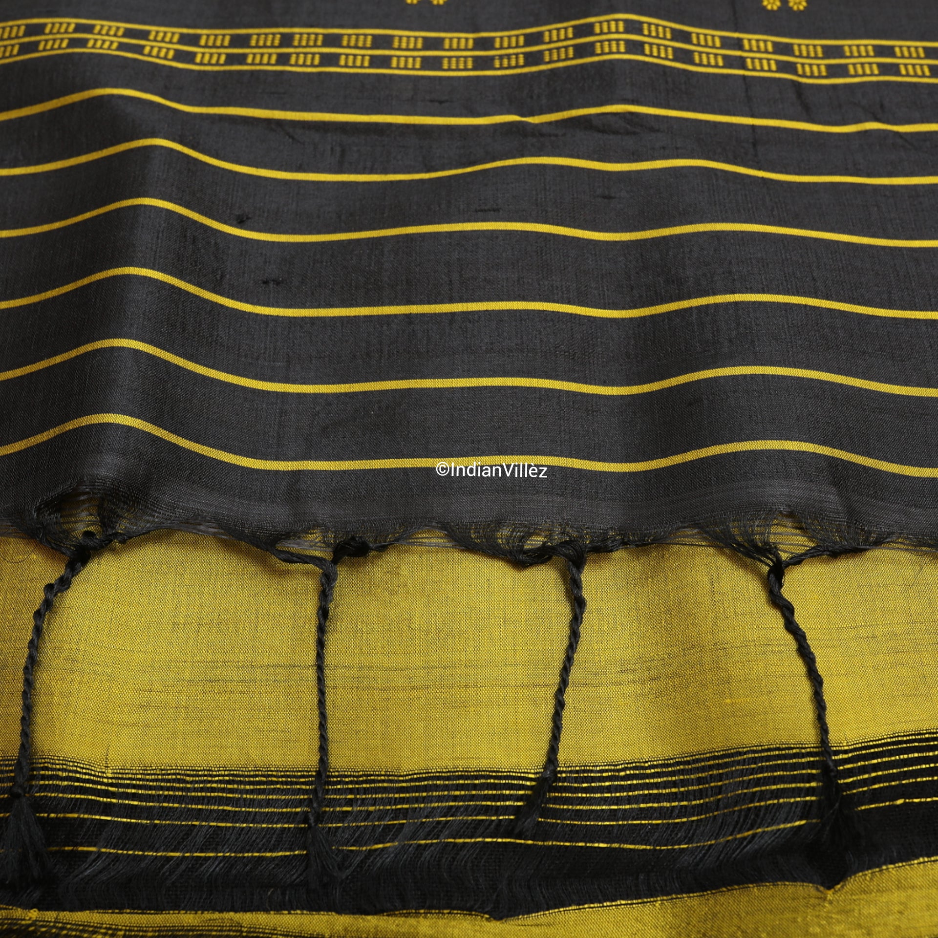 Mehndi Green with Black Kumbha Sambalpuri Ikat Silk Saree