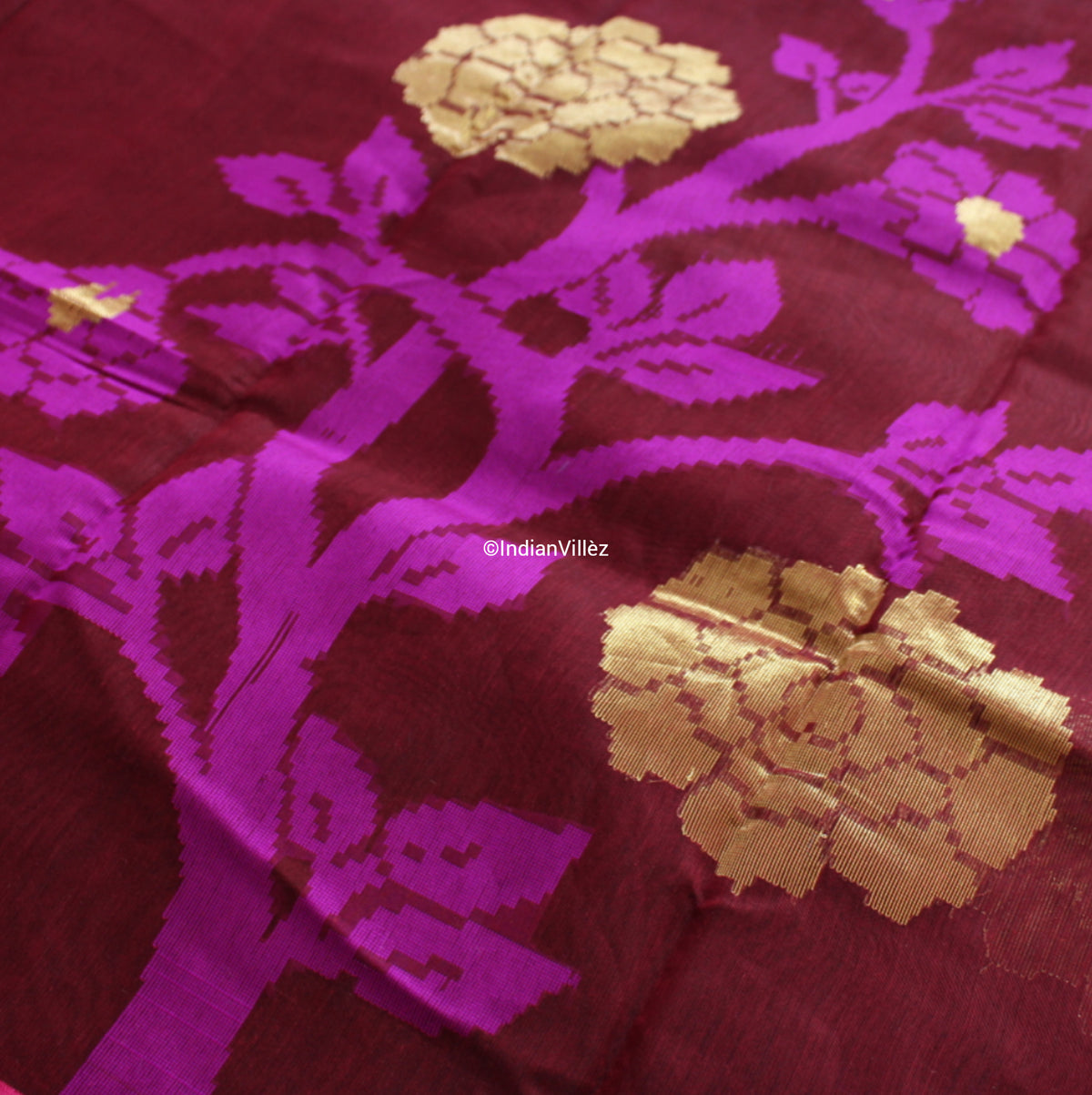 Magenta Floral Banarasi Handloom Saree (Cotton*Silk) - IndianVillèz