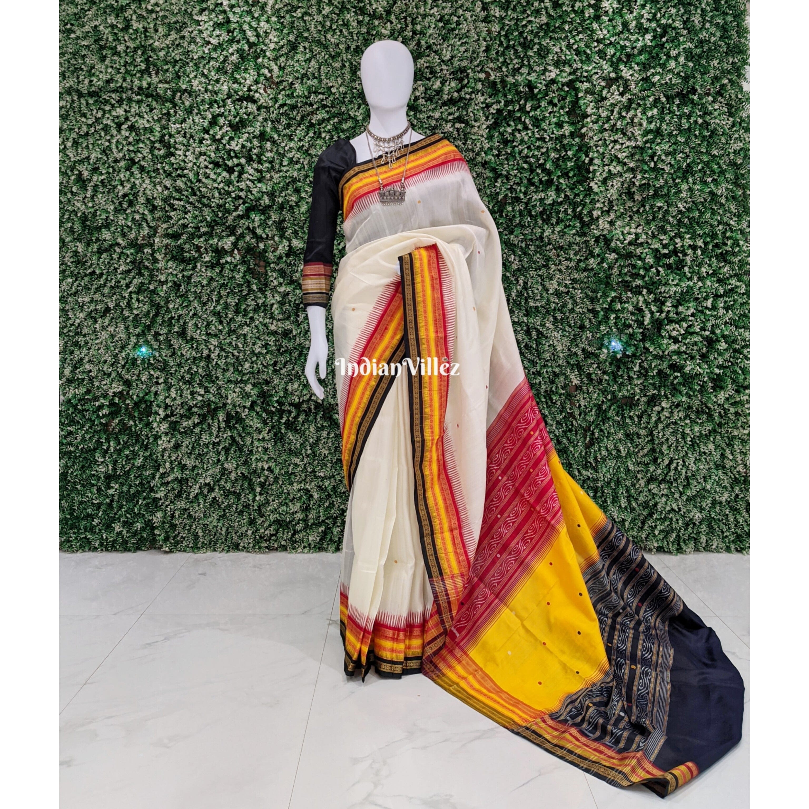 White Kathiphera Ikat Odisha Handloom Silk Saree