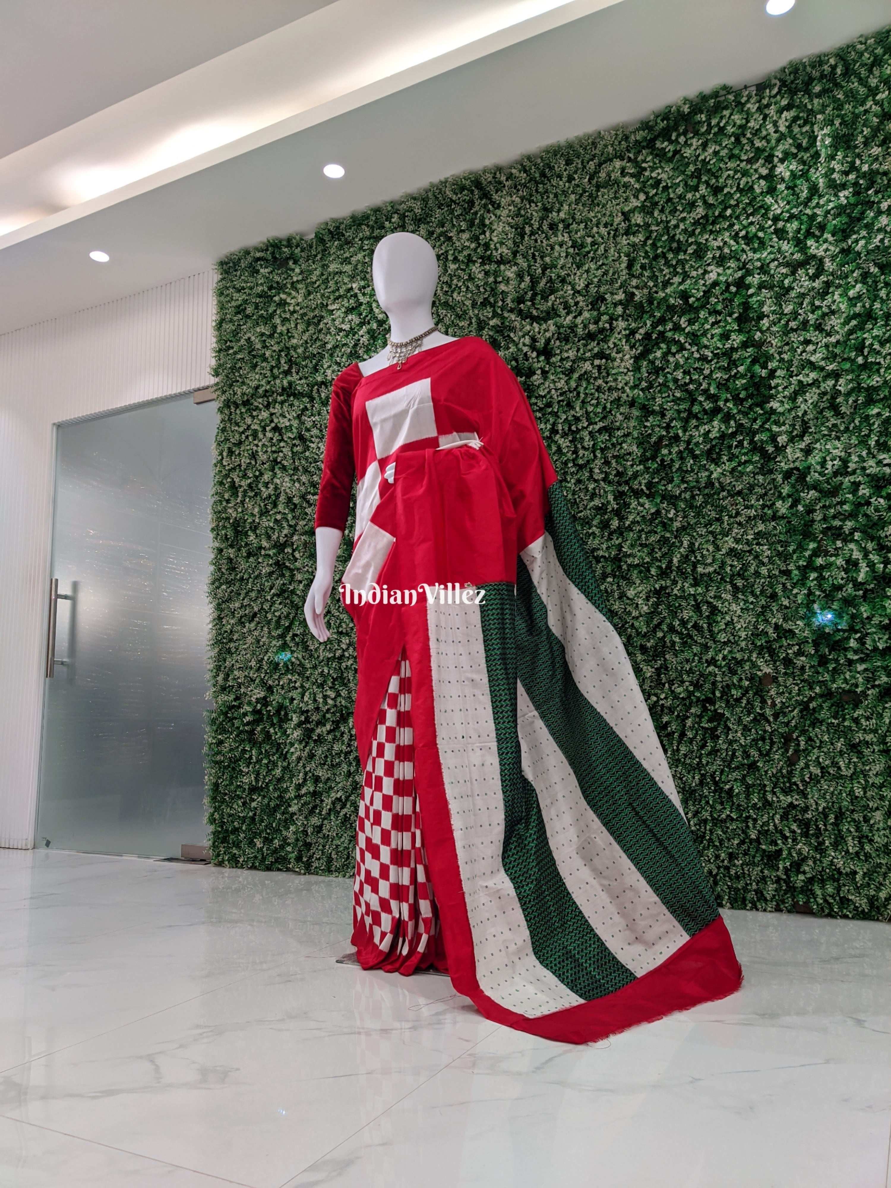 Exclusive Half Half Red Green Pasapali Sambalpuri Silk Saree