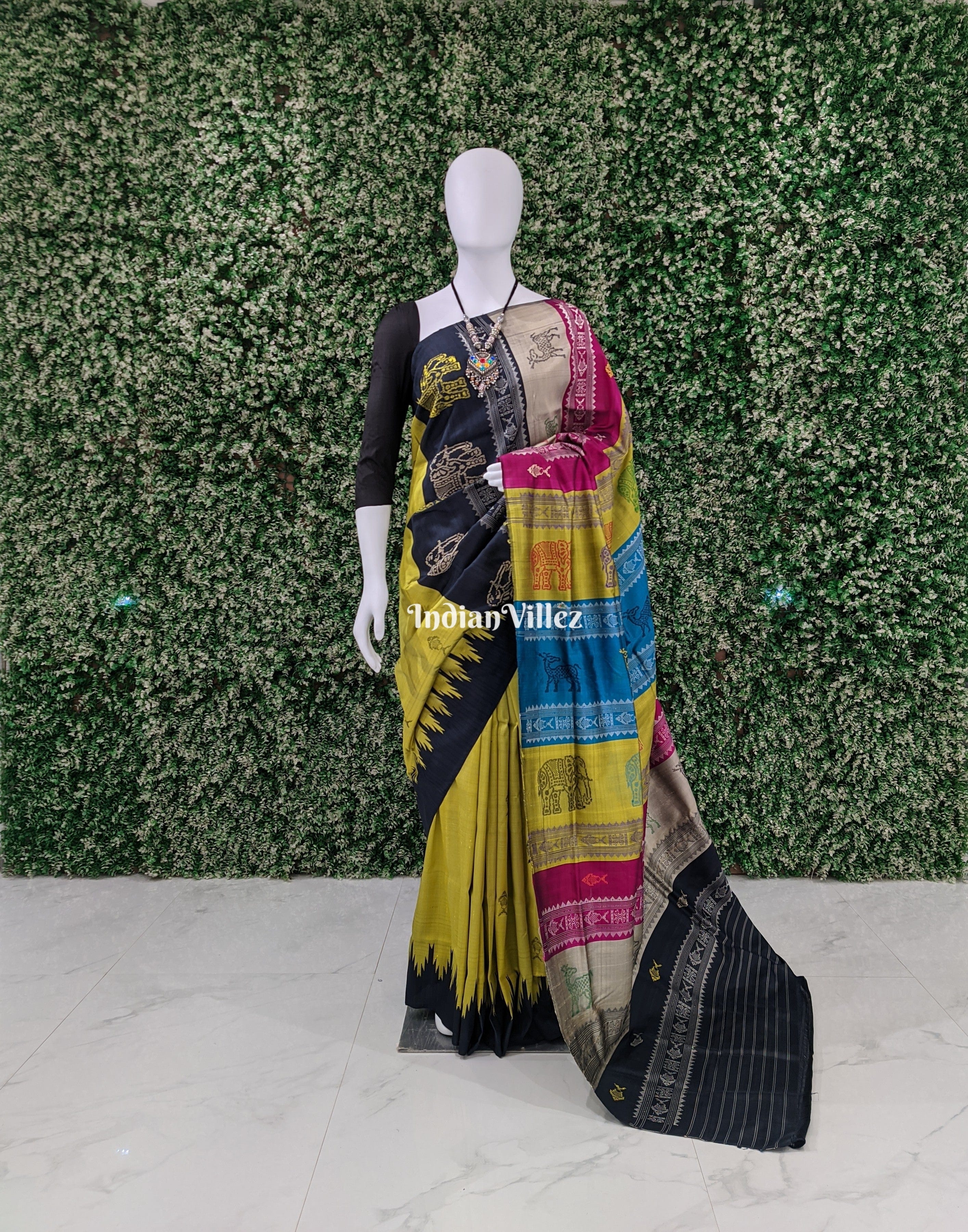 Mehndi Green Fish Motif Double Pallu Berhampuri Patta Silk Saree
