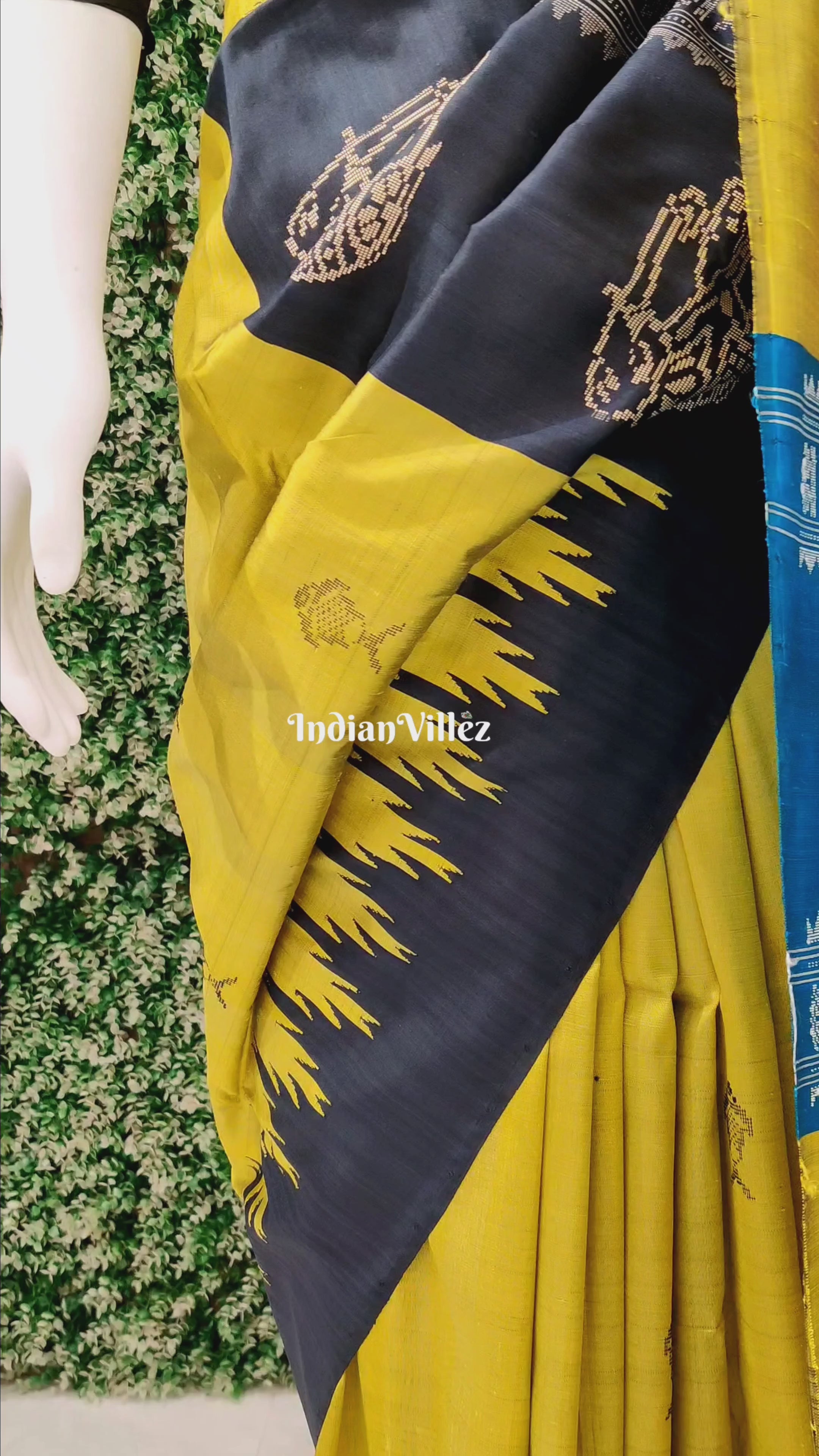 Mehndi Green Fish Motif Double Pallu Berhampuri Patta Silk Saree